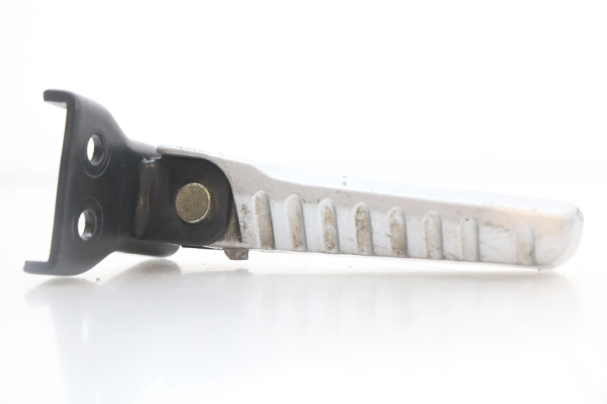 photo de CALE PIED ARRIERE DROIT LONGJIA EASY MAX 125 (2020 - 2024) - Zoom état d’usage