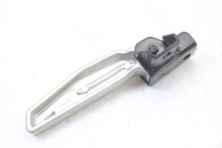 photo de CALE PIED ARRIERE DROIT SYM FIDDLE 3 III 125 (2014 - 2020) - Autre angle de vue