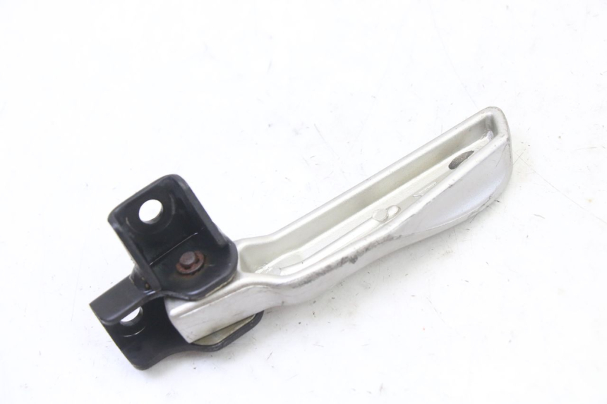 photo de CALE PIED ARRIERE DROIT SYM FIDDLE 3 III 125 (2014 - 2020) - Gros plan technique