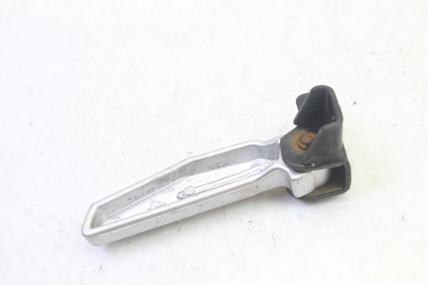 photo de CALE PIED ARRIERE DROIT SYM FIDDLE 3 III 125 (2014 - 2020) - Gros plan technique