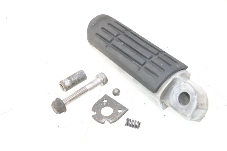 photo de CALE PIED ARRIERE DROIT YAMAHA FJR 1300 (2001 - 2005) - Vue d’ensemble