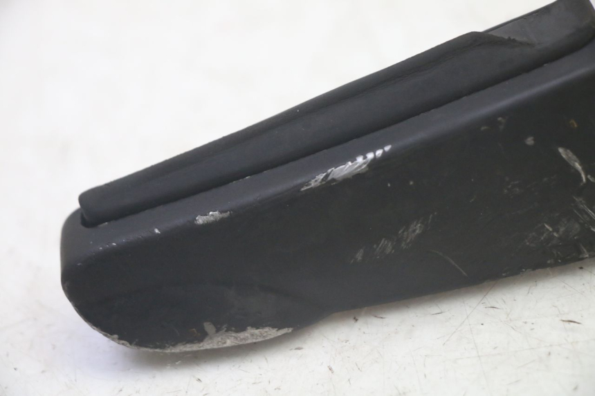 photo de CALE PIED ARRIERE DROIT PIAGGIO FLY 4T 50 (2013 - 2017) - Détail de la pièce