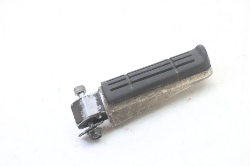 photo de CALE PIED ARRIERE DROIT YAMAHA FZ6 FAZER S2 600 (2007 - 2011) - Détail de la pièce