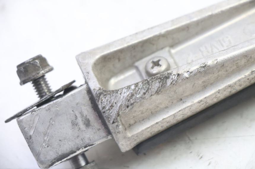 photo de CALE PIED ARRIERE DROIT YAMAHA FZ6 FAZER S2 600 (2007 - 2011) - Autre angle de vue