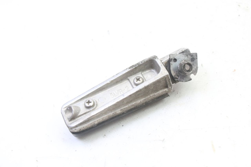 photo de CALE PIED ARRIERE DROIT YAMAHA FZ6 FAZER S2 600 (2007 - 2011) - Gros plan technique