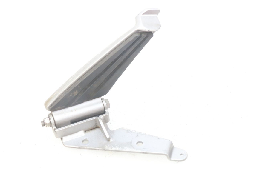 photo de CALE PIED ARRIERE DROIT PEUGEOT GEOPOLIS 400 (2007 - 2013) - Gros plan technique