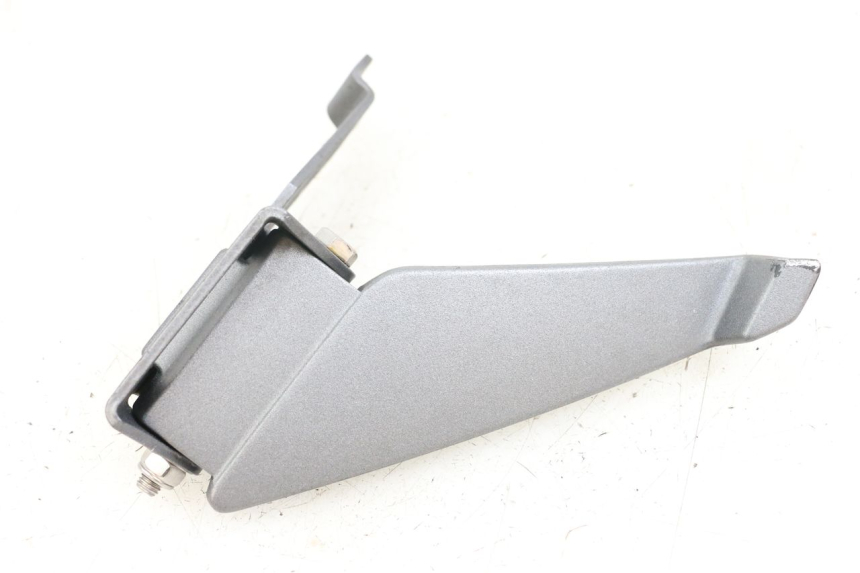 photo de CALE PIED ARRIERE DROIT PEUGEOT GEOPOLIS RS 125 (2007 - 2009) - Autre angle de vue