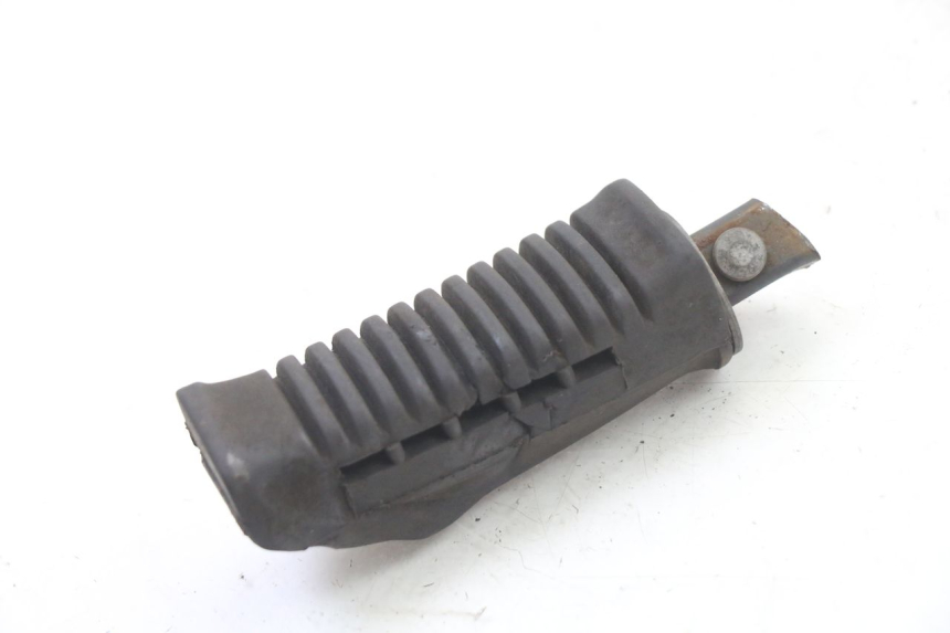 photo de CALE PIED ARRIERE DROIT SUZUKI GS GSE 500 (2001 - 2003) - Vue principale