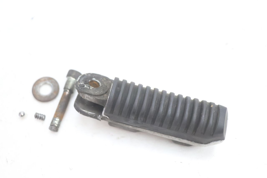 photo de CALE PIED ARRIERE DROIT SUZUKI GSF N BANDIT 1200 (2001 - 2005) - Détail de la pièce