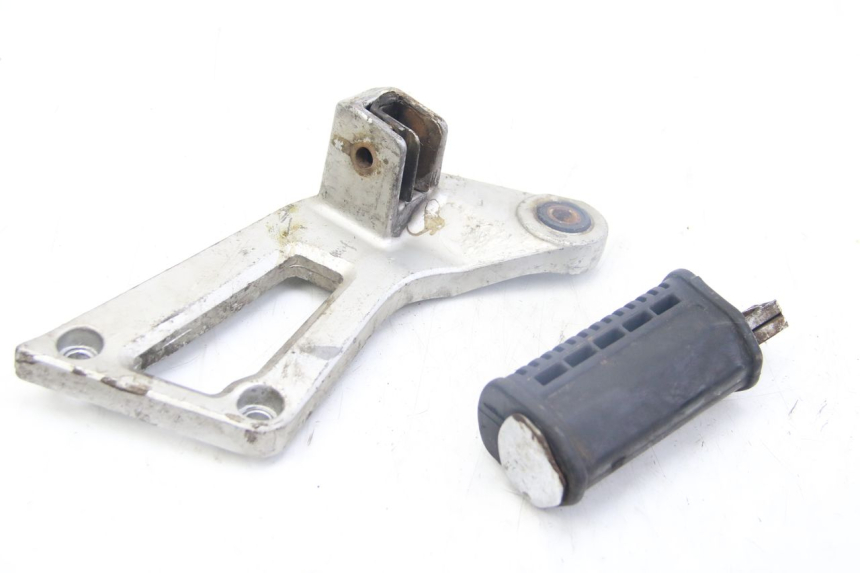 photo de CALE PIED ARRIERE DROIT SUZUKI GSX-F GSX  F 1100 (1988 - 1994) - Vue principale