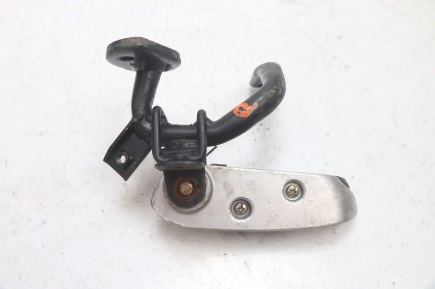 photo de CALE PIED ARRIERE DROIT SYM GTS EVO 125 (2009 - 2013) - Gros plan technique
