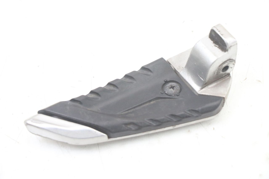 photo de CALE PIED ARRIERE DROIT HONDA SH i 300 (2015 - 2020) - Gros plan technique