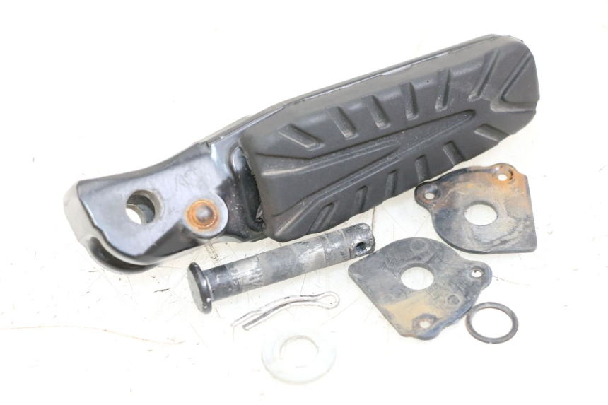 photo de CALE PIED ARRIERE DROIT HUSQVARNA SVARTPILEN 401 (2018 - 2023) - Vue principale