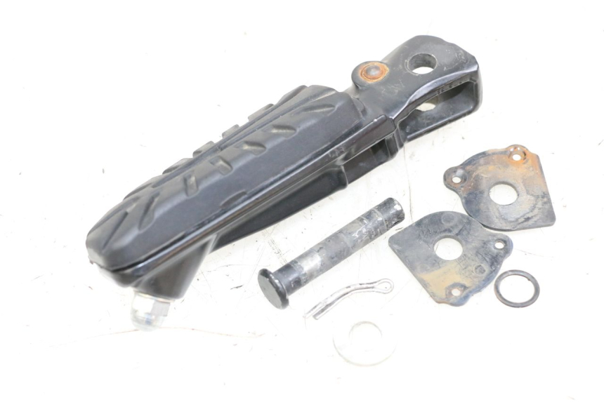 photo de CALE PIED ARRIERE DROIT HUSQVARNA SVARTPILEN 401 (2018 - 2023) - Détail de la pièce