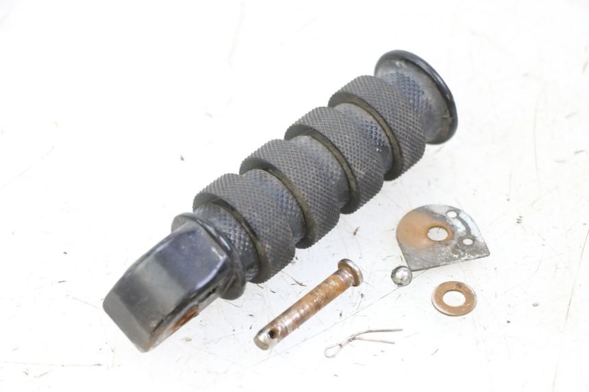 photo de CALE PIED ARRIERE DROIT KEEWAY K-LIGHT KLIGHT 125 (2018 - 2025) - Autre angle de vue