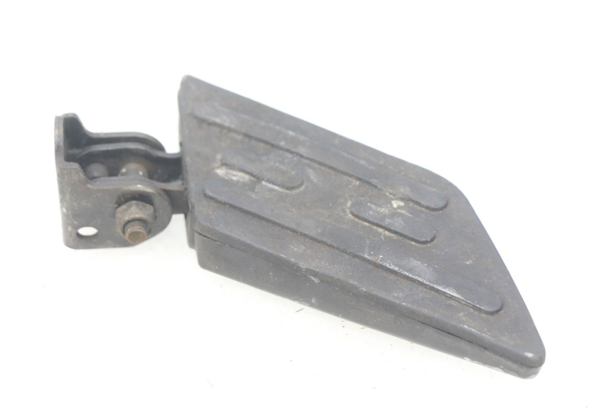 photo de CALE PIED ARRIERE DROIT PEUGEOT KISBEE 2T 50 (2010 - 2017) - Détail de la pièce