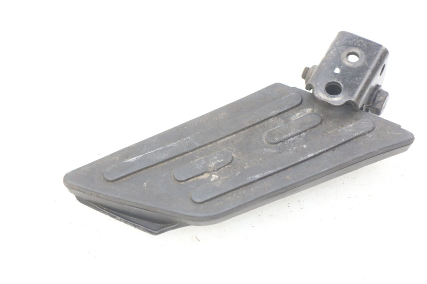 photo de CALE PIED ARRIERE DROIT PEUGEOT KISBEE 2T 50 (2010 - 2017) - Zoom état d’usage