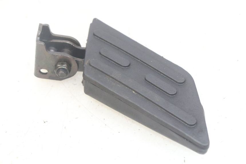 photo de CALE PIED ARRIERE DROIT PEUGEOT KISBEE 2T 50 (2010 - 2017) - Autre angle de vue