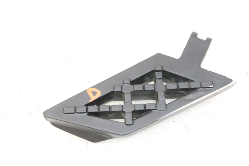 photo de CALE PIED ARRIERE DROIT PEUGEOT KISBEE 4T 50 (2018 - 2022) - Vue principale