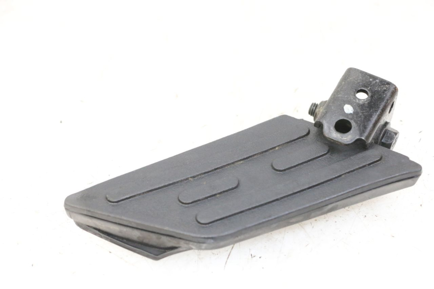 photo de CALE PIED ARRIERE DROIT PEUGEOT KISBEE 4T 50 (2010 - 2017) - Autre angle de vue