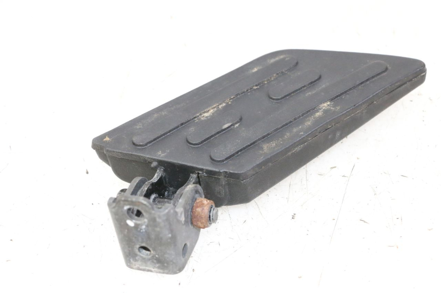 photo de CALE PIED ARRIERE DROIT PEUGEOT KISBEE 4T 50 (2018 - 2022) - Détail de la pièce