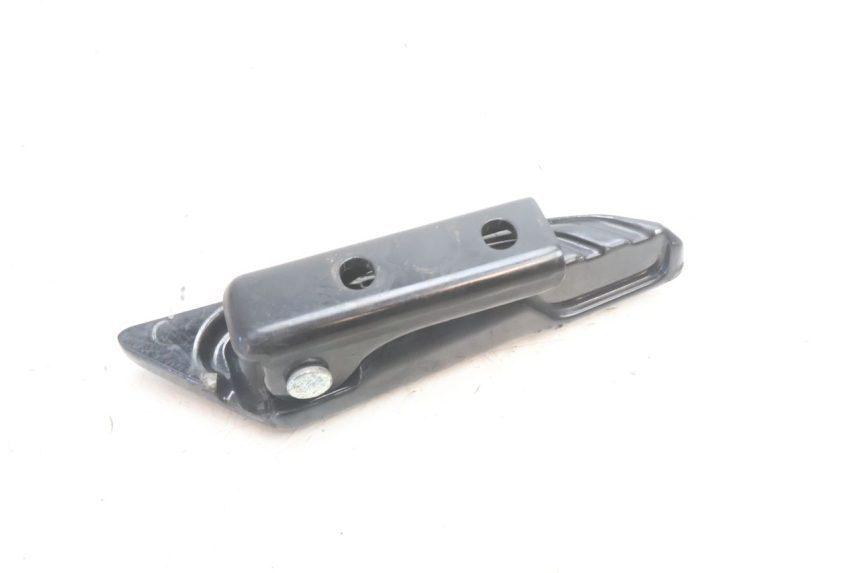 photo de CALE PIED ARRIERE DROIT PIAGGIO LIBERTY IGET 4T 50 (2021 - 2025) - Gros plan technique