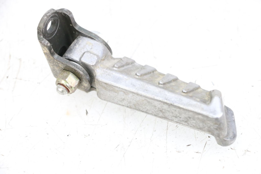 photo de CALE PIED ARRIERE DROIT PEUGEOT LUDIX 50 (2005 - 2007) - Autre angle de vue