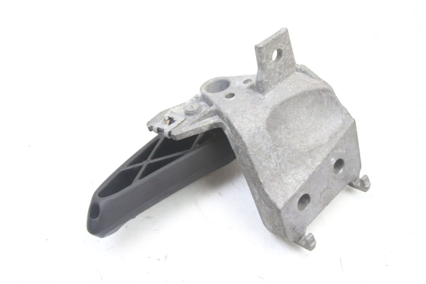 photo de CALE PIED ARRIERE DROIT MBK OVETTO ONE 2T 50 (2013 - 2017) - Gros plan technique