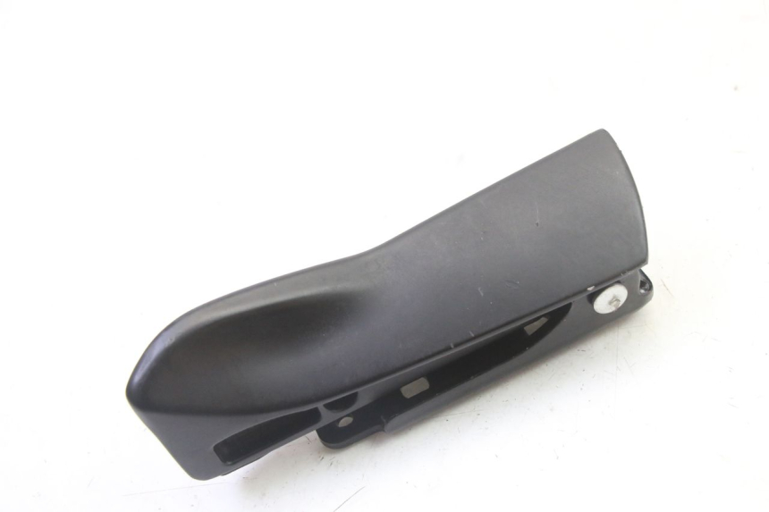 photo de CALE PIED ARRIERE DROIT PIAGGIO MP3 HPE 310 (2024 - 2025) - Vue principale