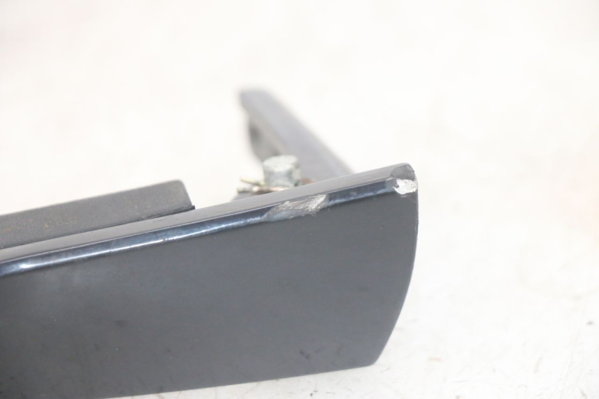 photo de CALE PIED ARRIERE DROIT PIAGGIO MP3 HPE 300 (2019 - 2026) - Autre angle de vue