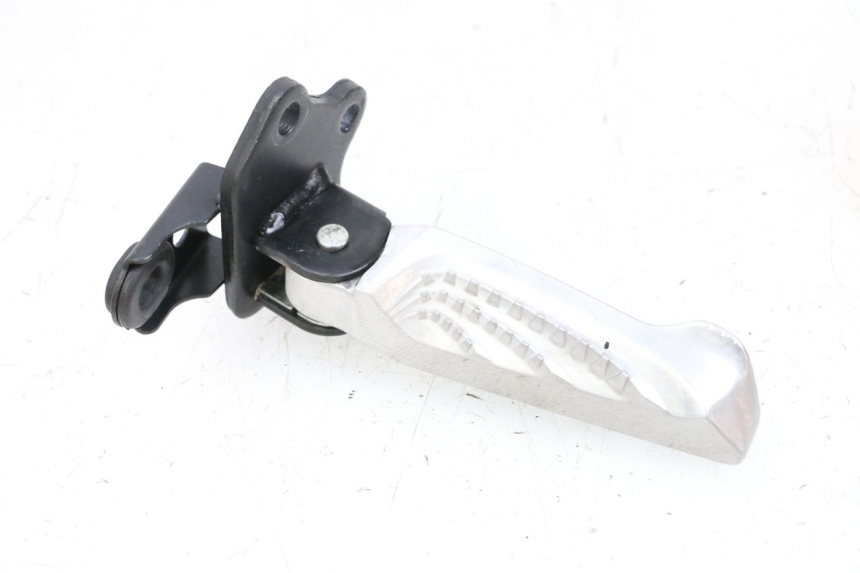 photo de CALE PIED ARRIERE DROIT YAMAHA NEO'S CORE 1 (2022 - 2026) - Vue principale