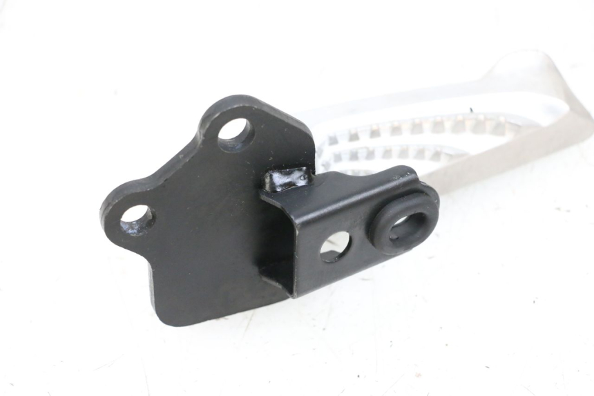 photo de CALE PIED ARRIERE DROIT YAMAHA NEO'S CORE 1 (2022 - 2026) - Détail de la pièce