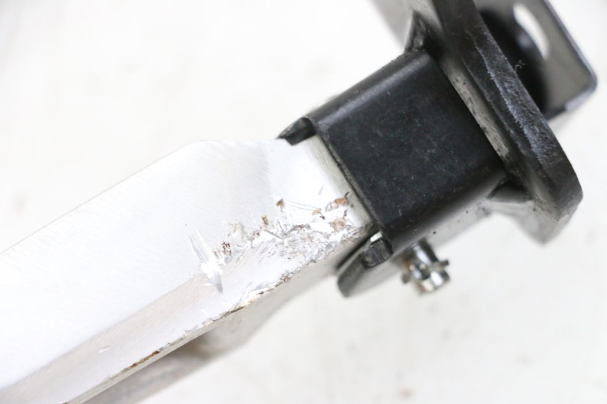 photo de CALE PIED ARRIERE DROIT YAMAHA NEO'S CORE 1 (2022 - 2026) - Autre angle de vue