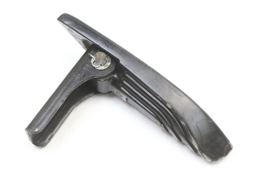 photo de CALE PIED ARRIERE DROIT PIAGGIO NEW TYPHOON 50 (2018 - 2021) - Autre angle de vue