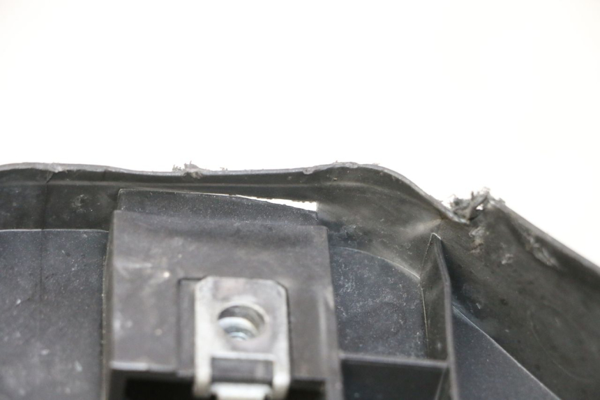 photo de CALE PIED ARRIERE DROIT PIAGGIO NEW TYPHOON 50 (2010 - 2017) - Autre angle de vue