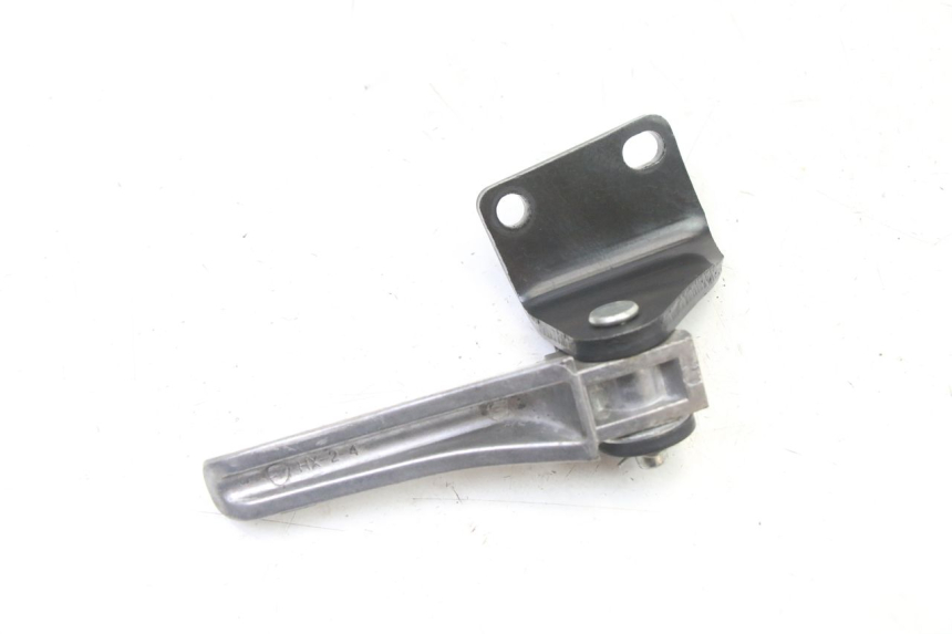 photo de CALE PIED ARRIERE DROIT PIAGGIO NRG POWER PUREJET 50 (2018 - 2021) - Gros plan technique