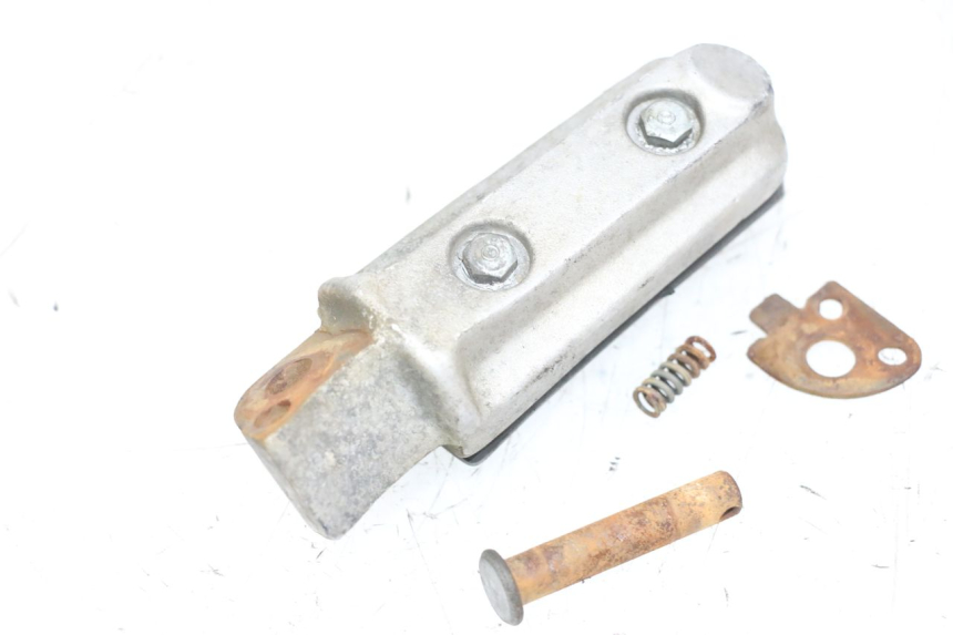 photo de CALE PIED ARRIERE DROIT HONDA NSR R 125 (1994 - 2003) - Autre angle de vue