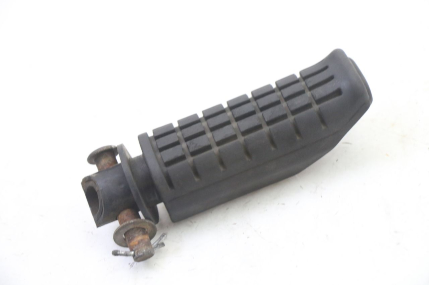 photo de CALE PIED ARRIERE DROIT HONDA NTV DEAUVILLE ABS 700 (2007 - 2016) - Détail de la pièce