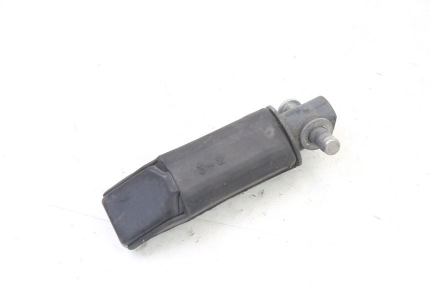 photo de CALE PIED ARRIERE DROIT HONDA NTV DEAUVILLE 650 (2001 - 2006) - Gros plan technique