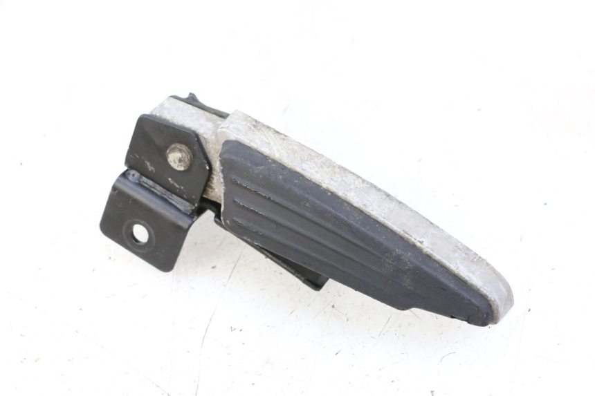 photo de CALE PIED ARRIERE DROIT PEUGEOT CITYSTAR 50 (2013 - 2017) - Détail de la pièce