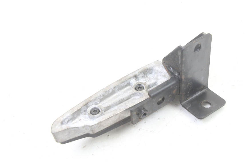 photo de CALE PIED ARRIERE DROIT PEUGEOT SATELIS 125 (2013 - 2018) - Autre angle de vue