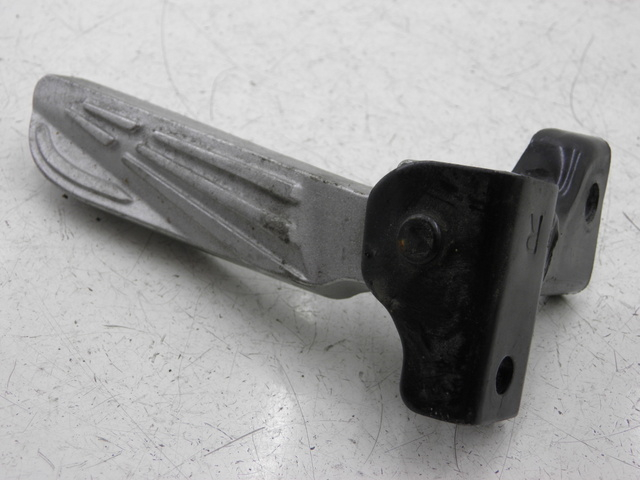 photo de CALE PIED ARRIERE DROIT PEUGEOT TWEET 125 (2010 - 2017) - Vue principale