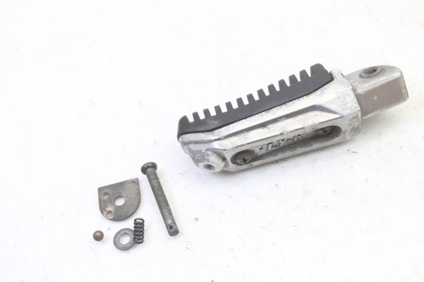 photo de CALE PIED ARRIERE DROIT MAG POWER R-STREET 50 (2016 - 2025) - Autre angle de vue