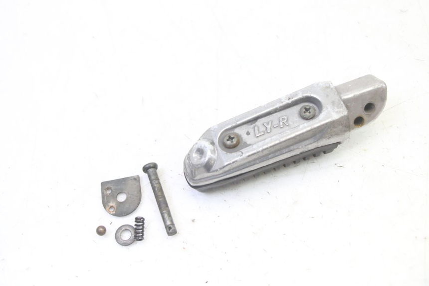 photo de CALE PIED ARRIERE DROIT MAG POWER R-STREET 50 (2016 - 2025) - Gros plan technique