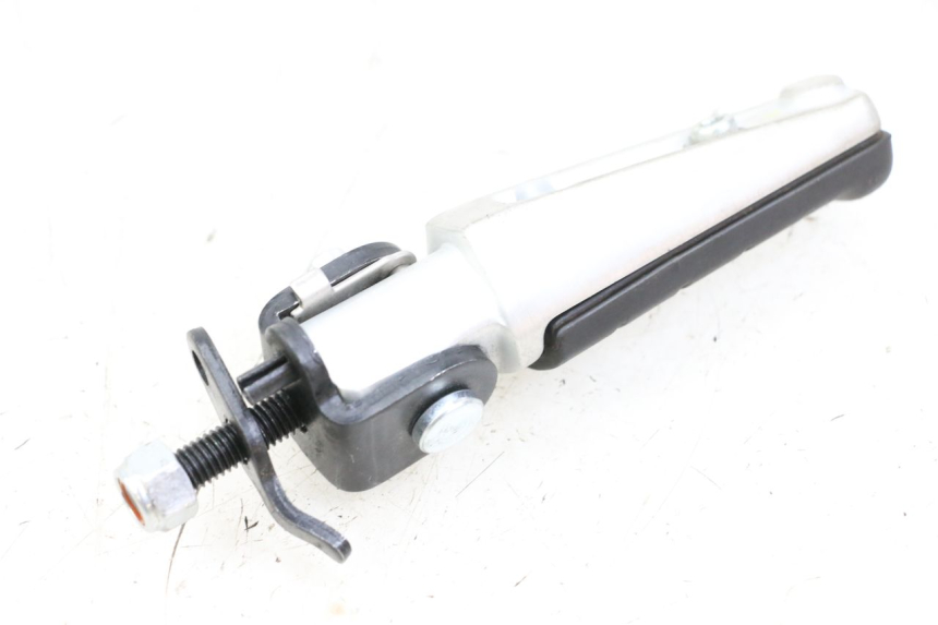 photo de CALE PIED ARRIERE DROIT ROYAL ENFIELD CONTINENTAL GT 650 (2019 - 2024) - Zoom état d’usage