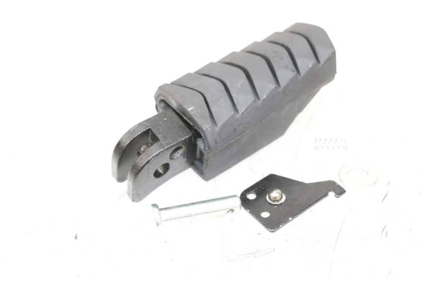 photo de CALE PIED ARRIERE DROIT ROYAL ENFIELD SCRAM 411 (2022 - 2024) - Autre angle de vue