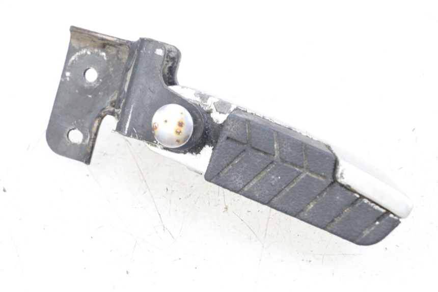 photo de CALE PIED ARRIERE DROIT DAELIM S3 125 (2010 - 2017) - Vue principale