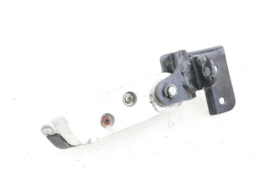 photo de CALE PIED ARRIERE DROIT DAELIM S3 125 (2010 - 2017) - Autre angle de vue