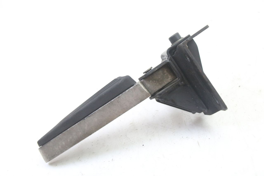 photo de CALE PIED ARRIERE DROIT PEUGEOT SATELIS 125 (2013 - 2018) - Zoom état d’usage