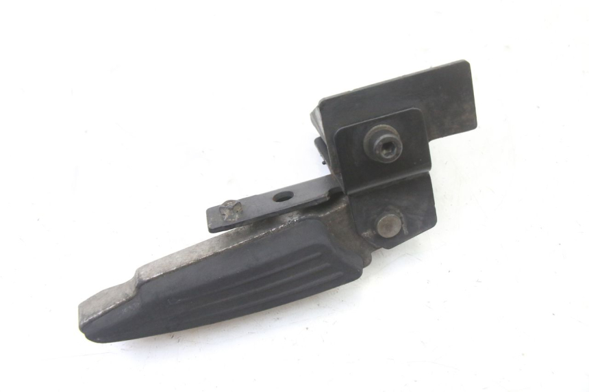 photo de CALE PIED ARRIERE DROIT PEUGEOT SATELIS 125 (2013 - 2018) - Autre angle de vue